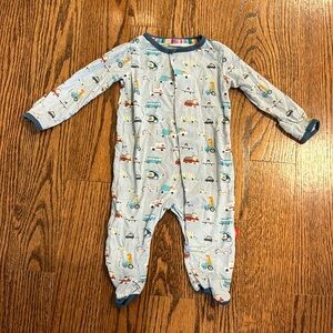 Size 0-3 Magnetic Me